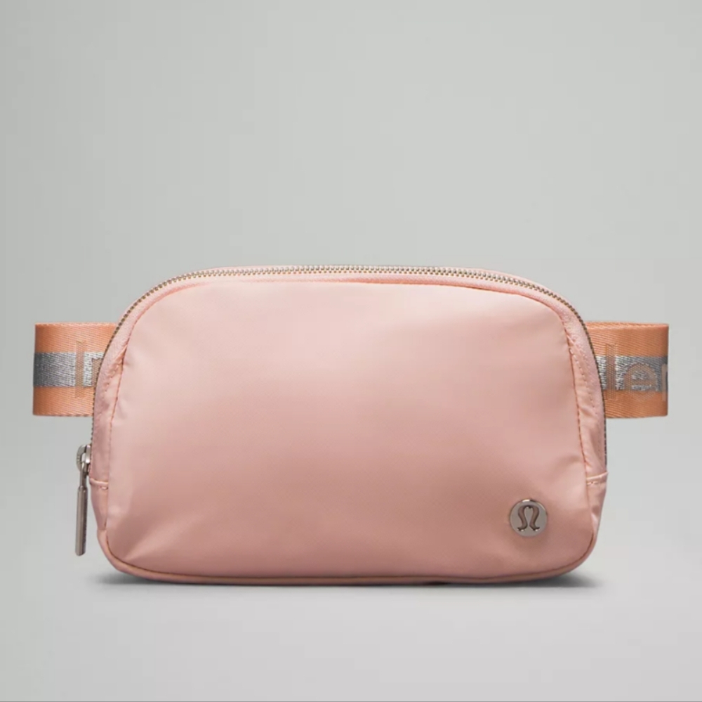 Lululemon Everywhere Belt Bag *FIRM PRICE
